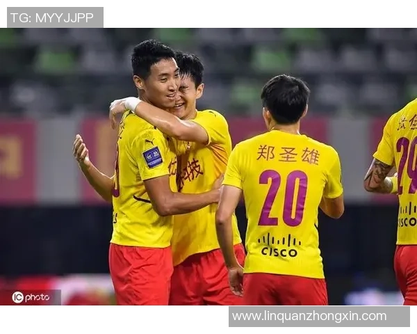 重庆足球队技术实力强劲荣登全国足球技术排行榜第九位 重庆足球队技术实力强劲荣登全国足球技术排行榜第九位