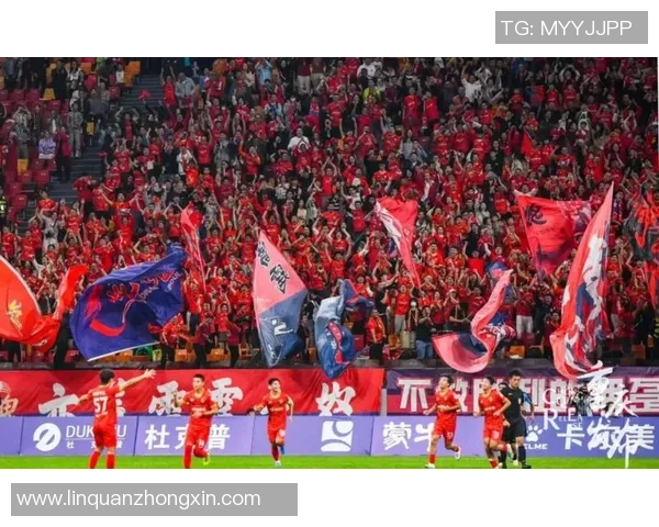 重庆足球队节奏争议引发热议球迷与专家观点碰撞激烈 重庆足球队节奏争议引发热议球迷与专家观点碰撞激烈