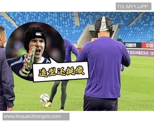 戴头套的足球明星们如何在赛场上展现风采与个性 戴头套的足球明星们如何在赛场上展现风采与个性